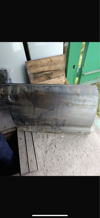 Двери на таурег 2003год