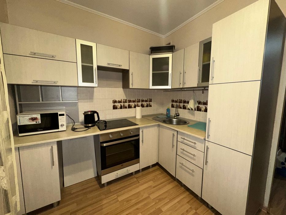 Посуточно сдам 2-х комнатную на КШТ