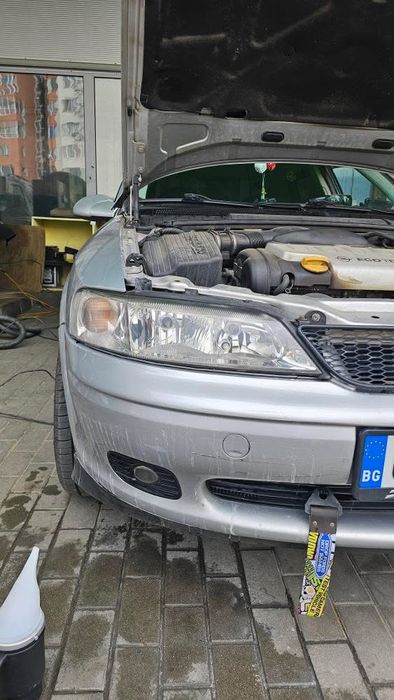 Полиране на фарове страхотен ефект - 33 евро.