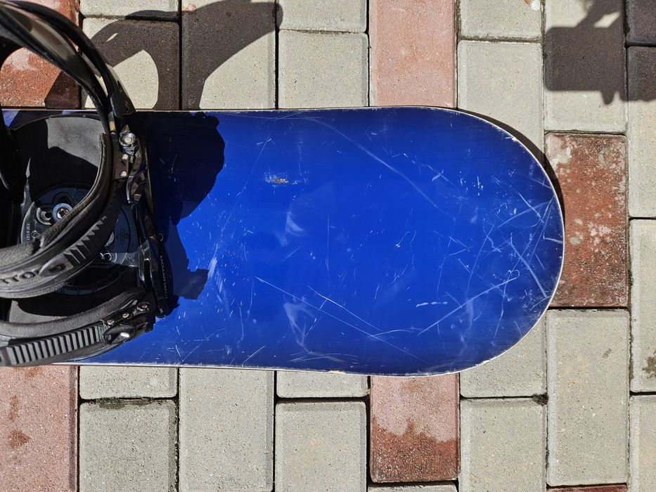 Snowboard Burton Clash 161 cm + Legături Burton Freestyle – stare bună