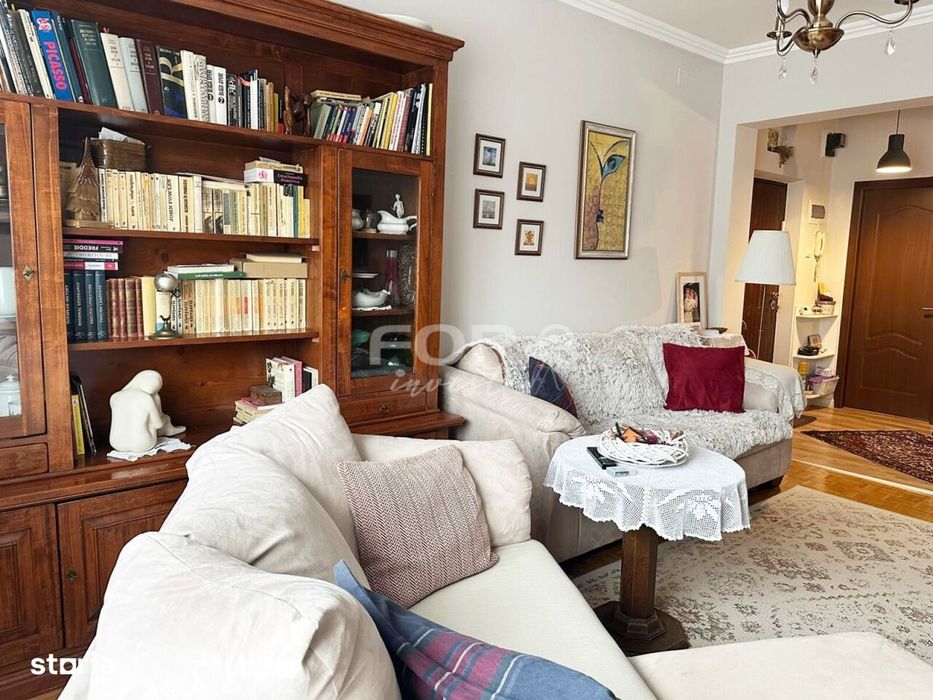 Apartament 3 camere de vanzare, la casa, zona Magheru