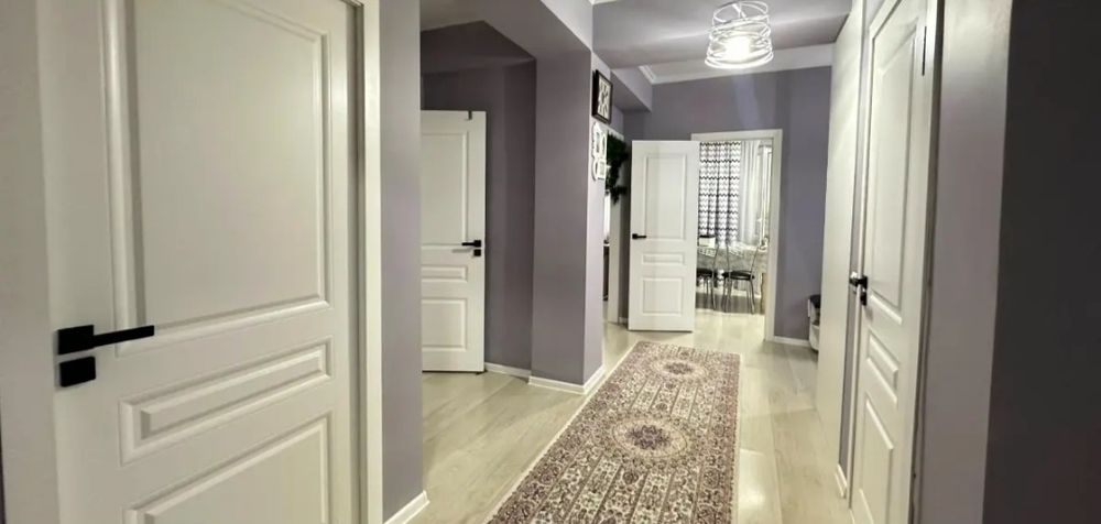 продам 4-х ком. 96кв. 6мкр. 1-этаж