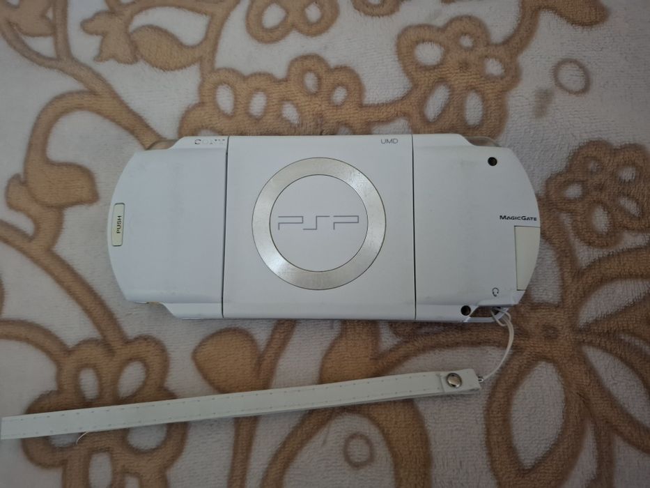 Sony PSP White прошитая записаны игры