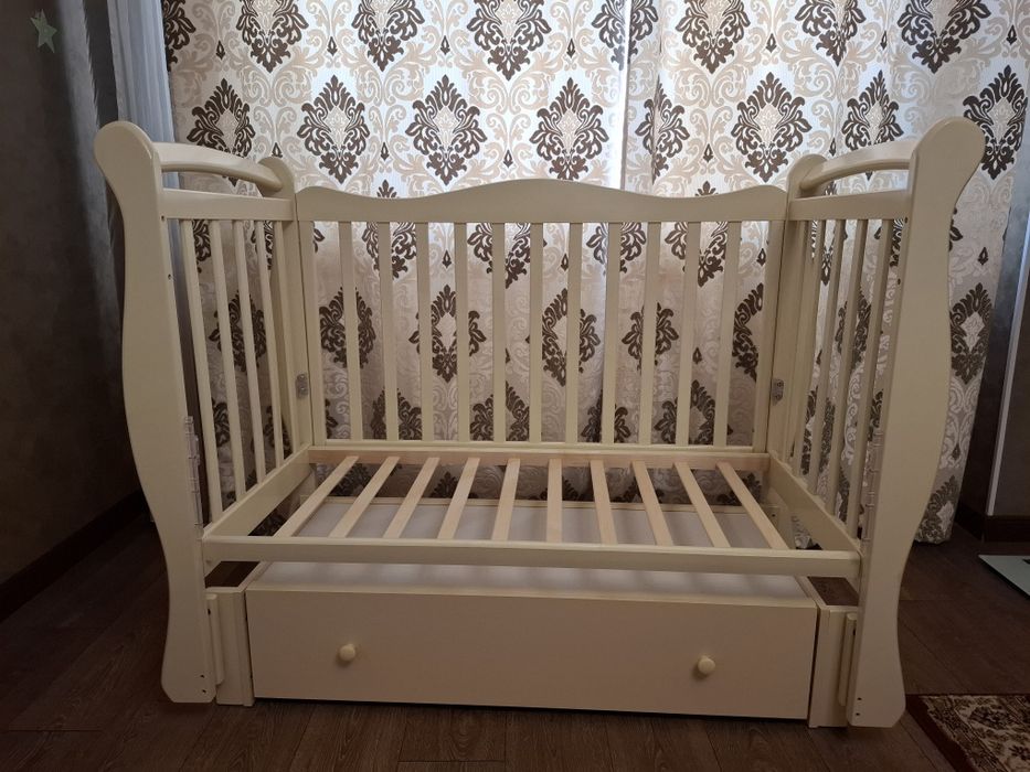 Детская кроватка