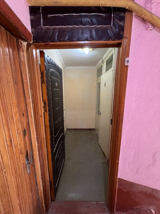 Вокзалда бозорни тугрисида 2 хоналик под бизнес квартира сотаман