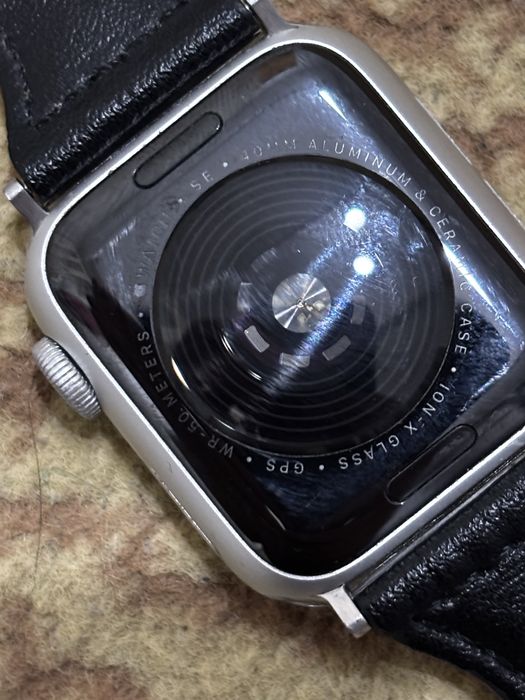 Apple Watch SE хорошем состаяние
