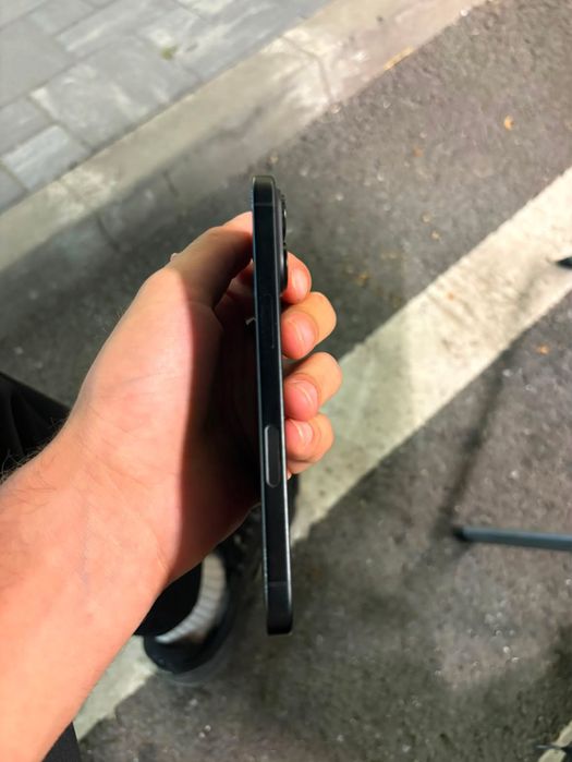 Vand iphone 16 impecabil