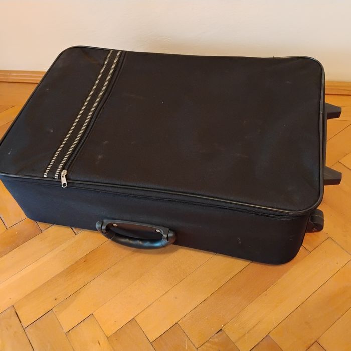 Geamantan tip troller