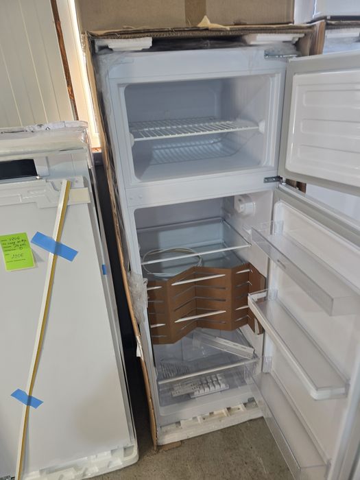 Нов хладилник за вграждане с фризер Smeg D8140E  см. 54 ч. 145
