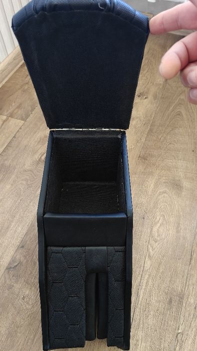 Продам подлокотник на Фольксваген пассат