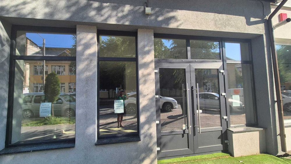 Inchiriere spatiu comercial