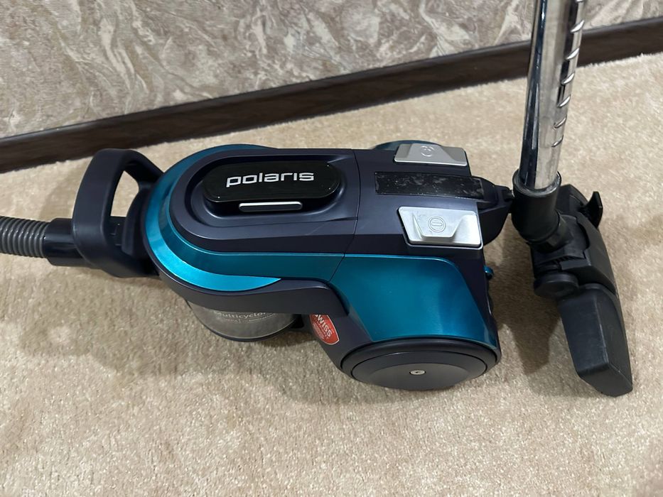 Пылесос в отличном состоянии Поларис