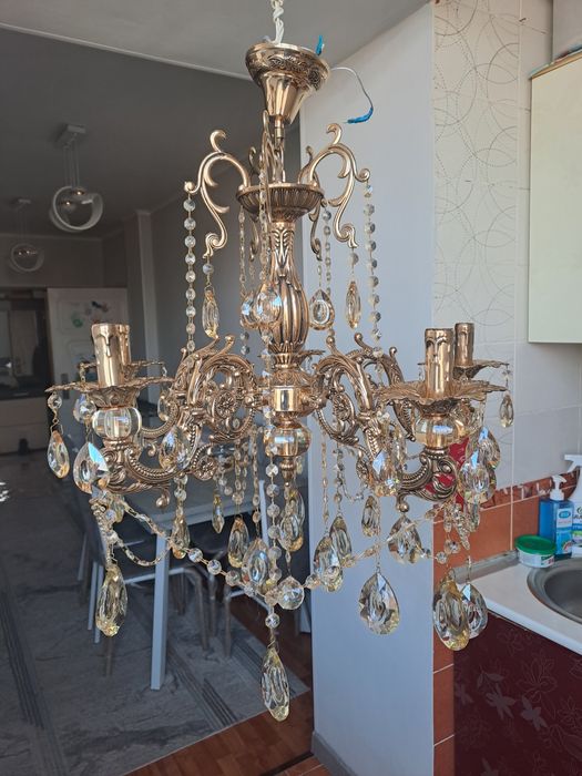 Продается люстра