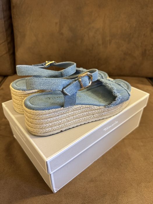 Сандали на платформа Tamaris