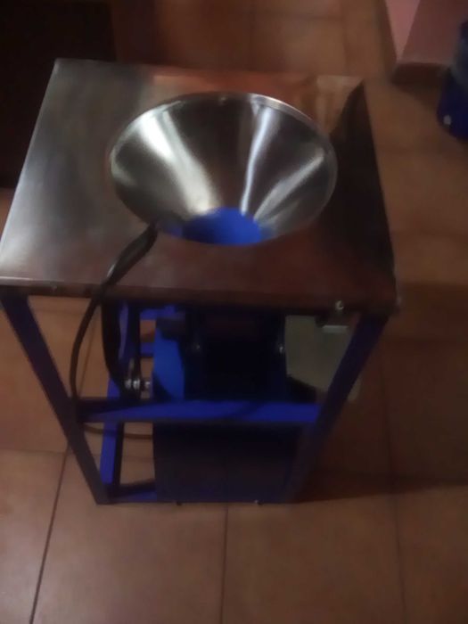 masina macinat carne nr 32 cu motor de 3kw