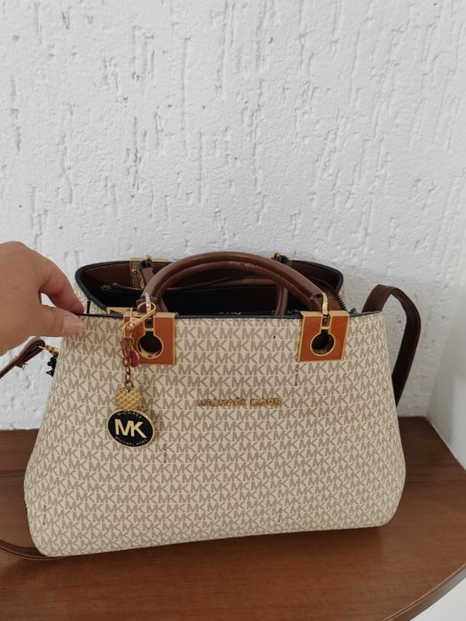 С у м о ч к а  женская