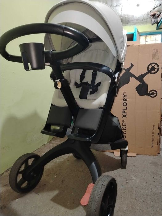 Продавам бебешка количка Stokke
