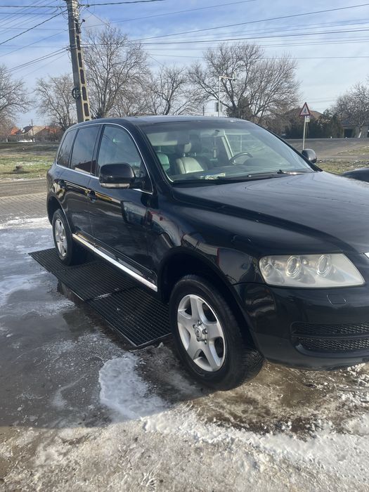 Touareg 2.5 + inca unul de piese