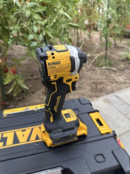 Vind impact Dewalt DCF850 cu acum 2ah