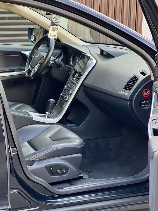 VOLVO XC60 2012 — imagine 5