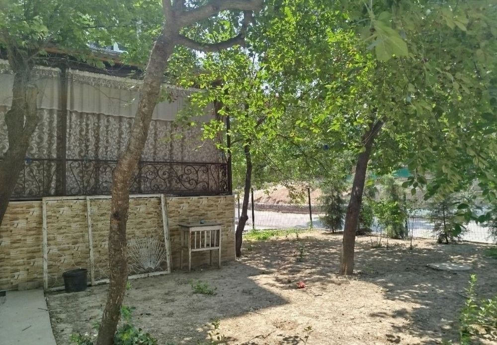 Продаётся 4 комнатная на первом этаже Юнусабад 15 квл