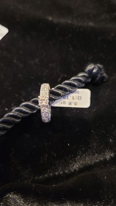 Кольцо из белого золота с бриллиантами