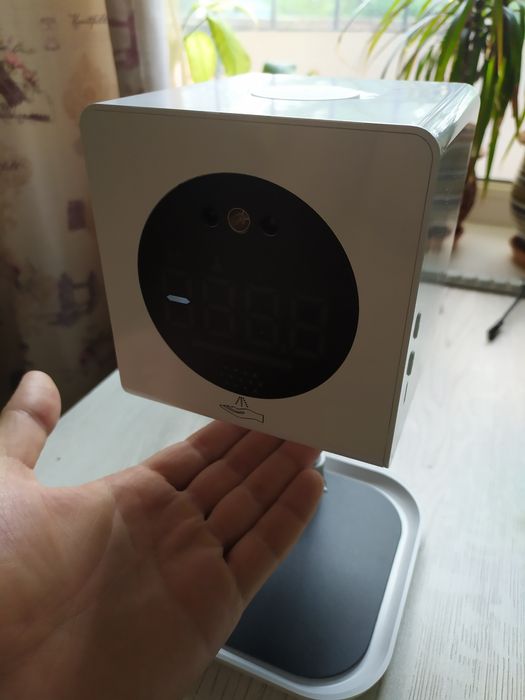 Сенсорный диспенсер с измерением температуры