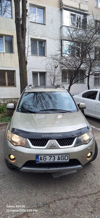 Vând Mitsubishi Outlander