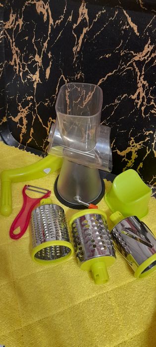 Продам овощерезку механическую