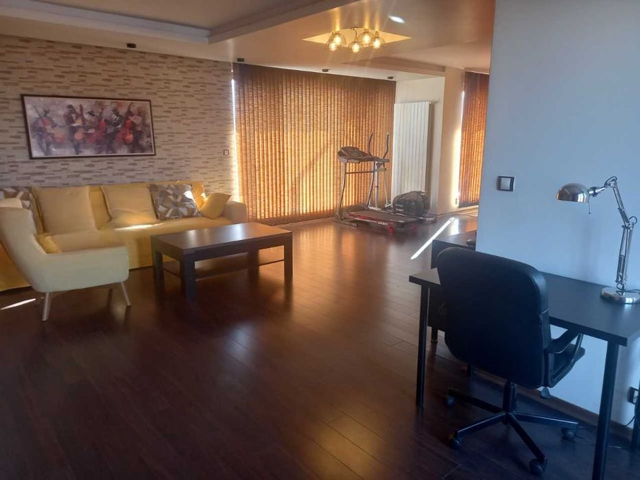 Дава се под наем Двустаен апартамент в София, Център - 210 кв.м за 947.58 € - Снимка #1