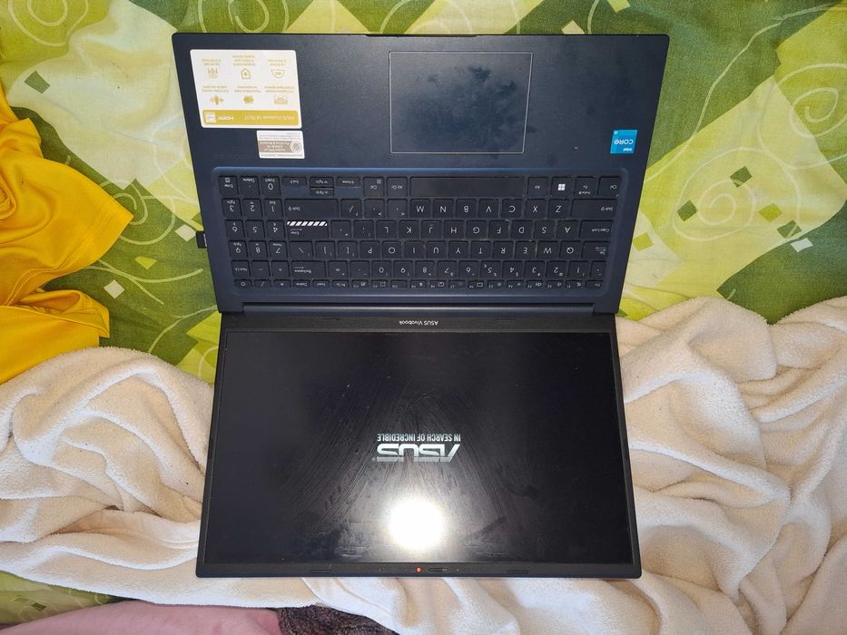 Laptop Asus i3 stare foarte buna!