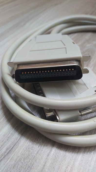 Vând cablu adaptor paralel 25 pin(tata) la 36 pin(mama)
