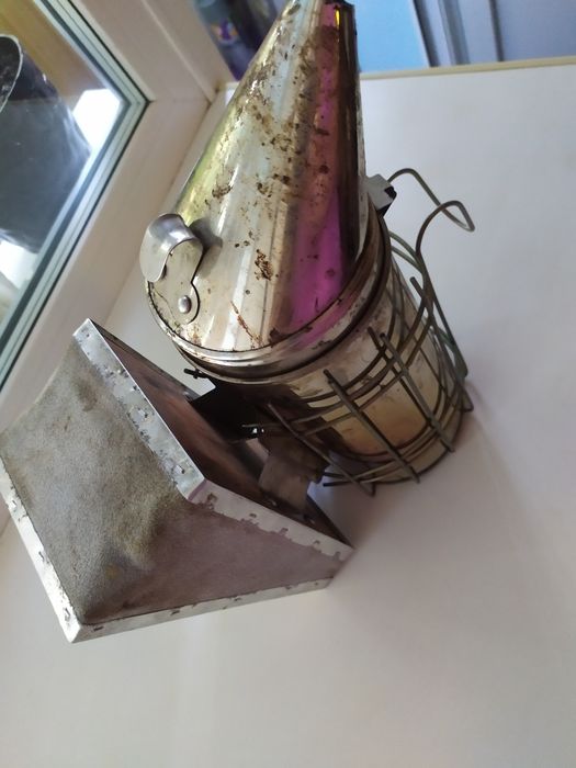 Продам дымарь б/у недолго с мехом