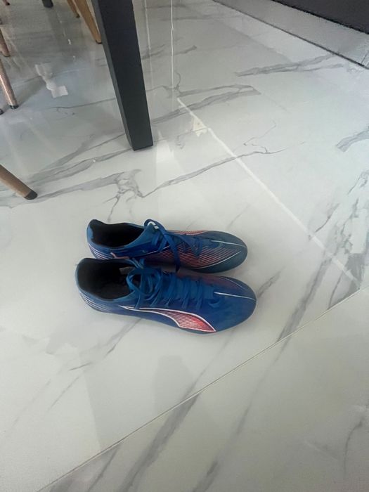 Ghete de fotbal puma mărimea 42,5
