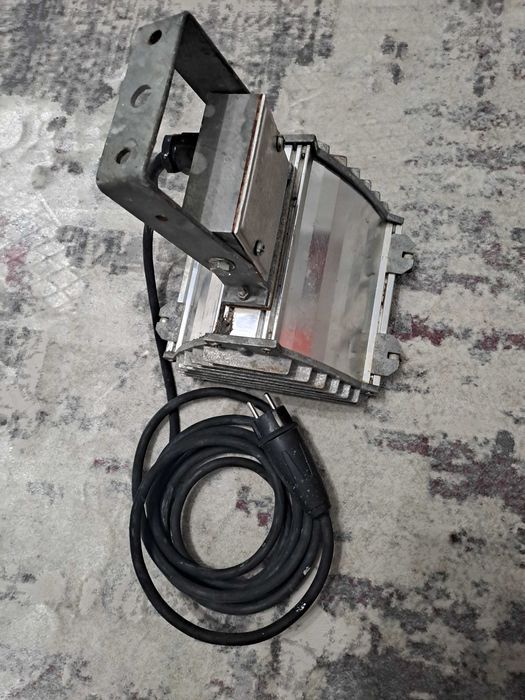 Lampa cu led pentru constructii 3000 Lumens 20W echivalent 177W