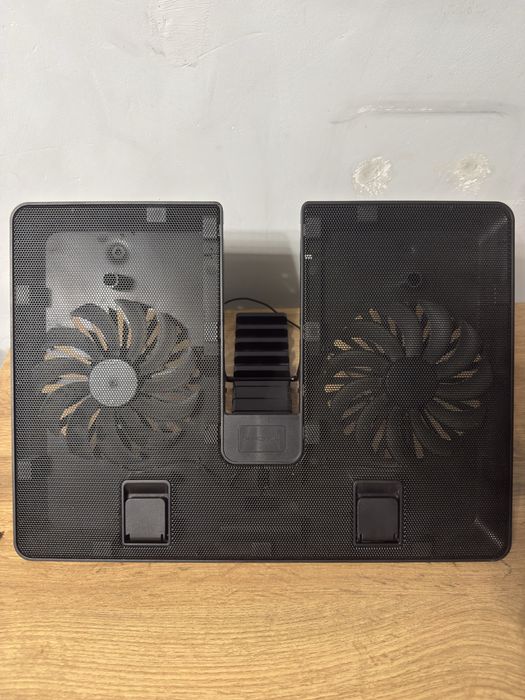 Охлаждающая подставка под ноутбук DeepCool