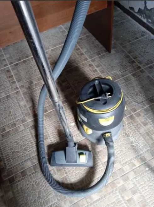 Продаю мощный пылесос Karcher T 10/1.