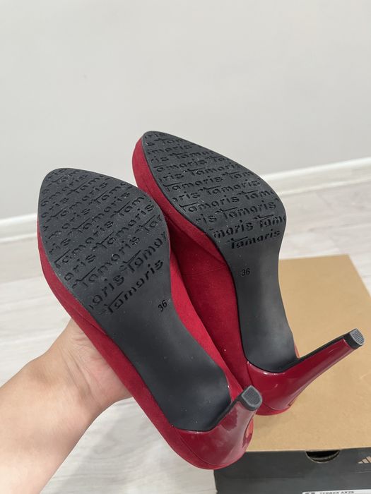 Женские новые туфли