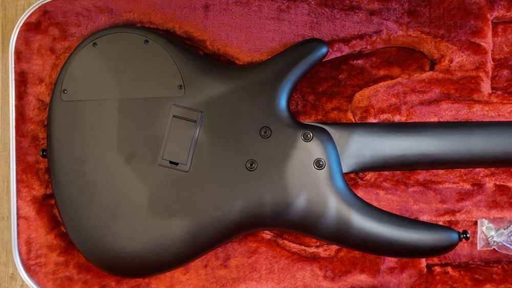 Bass 5 corzi (NOU)Ibanez SRMS625EX-BKF + case ibanez nou
