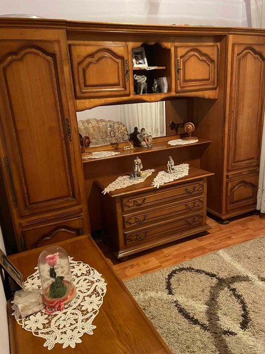Vând apartament cu 2 camere.