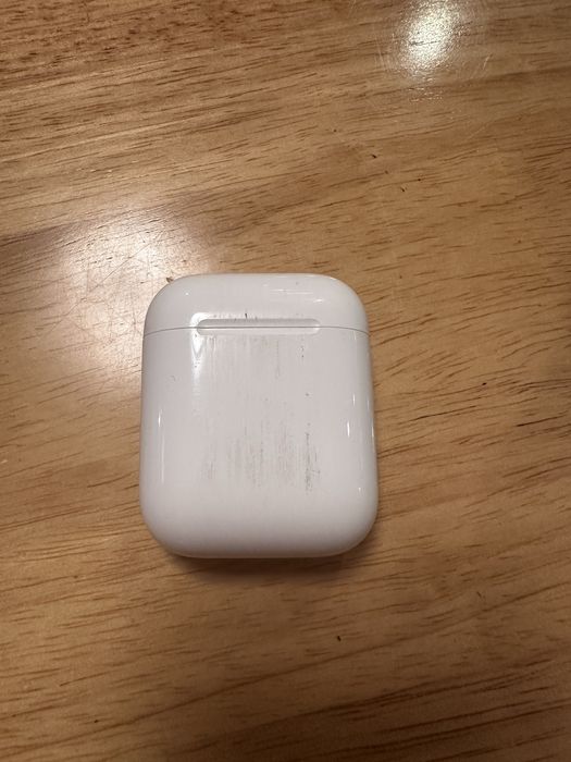 AirPods 2 — левый наушник