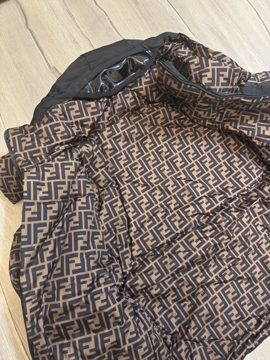 двустранно Fendi яке