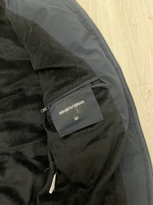 Продам мускую ветровку