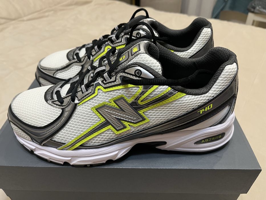 Продам кроссовки New Balance 740