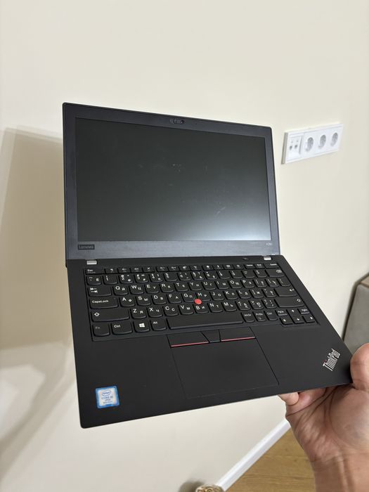 Ноутбука Lenovo X280 тонкий, легкий, ультратонкий