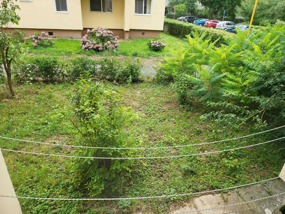 Proprietar, Ap.3 cam,Brasov,CentruCivic,2bai,boxa,parter inalt, izolat