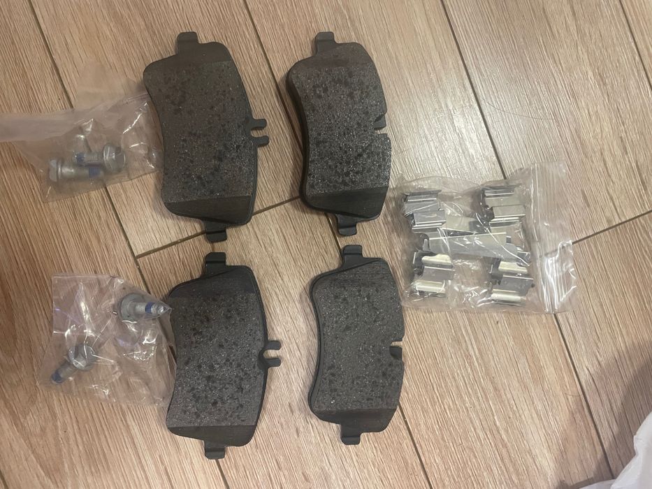 Предни накладки АТЕ Мерцедес