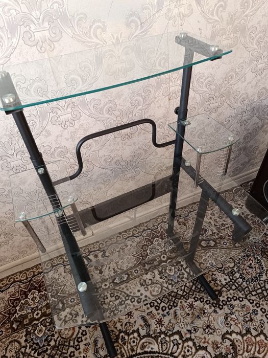 Компьютерный стол 5000 тг