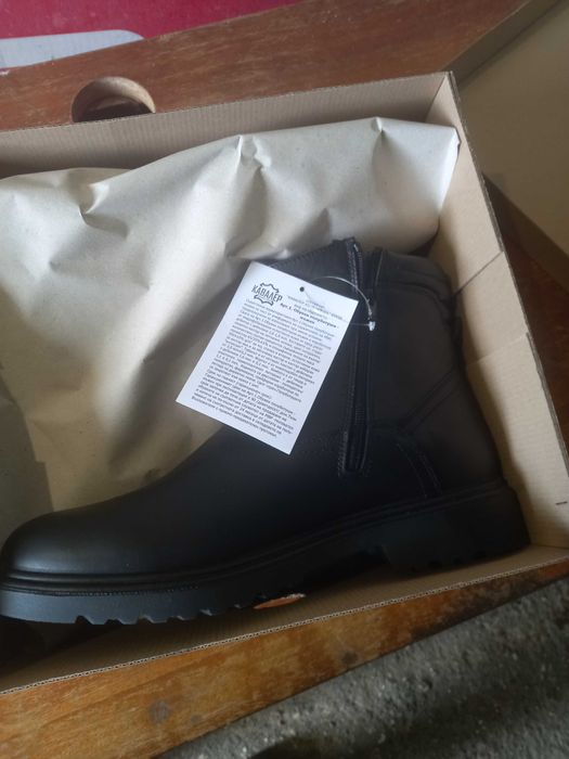 Боти,чисто нови,мъжки,българско производство