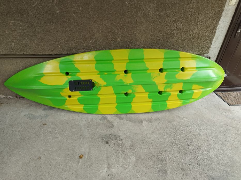 Каяк с рул за управление